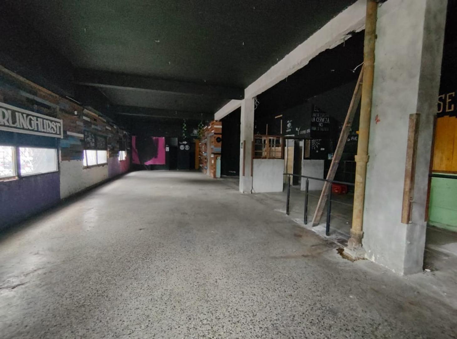 Foto de Local en esquina en pleno centro de Billinghurst, imagen 2