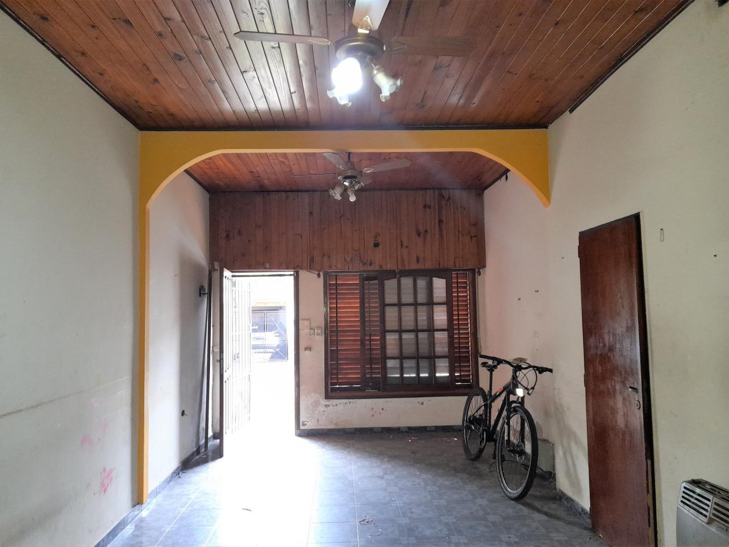 Foto de PH 3 ambientes en PB con amplio jardín, imagen 2