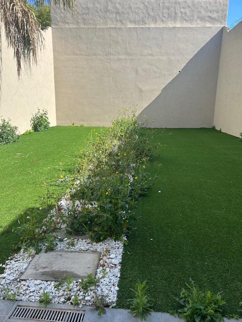 Foto de Local amplio con oficinas y baños, imagen 4