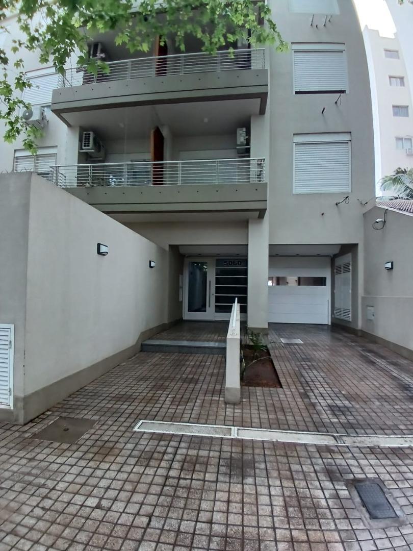 Departamento 4 ambientes con patio y cochera