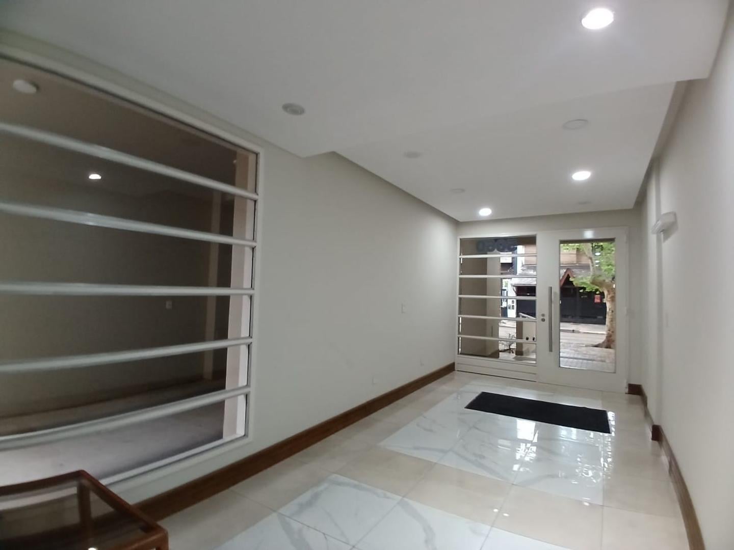 Foto de Departamento 4 ambientes con patio y cochera, imagen 2