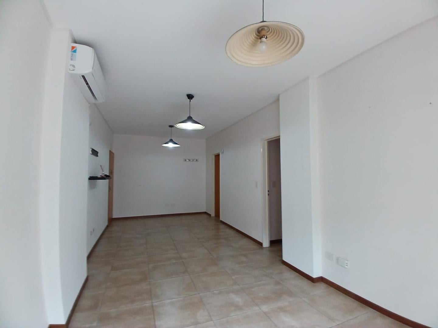 Foto de Departamento 4 ambientes con patio y cochera, imagen 5