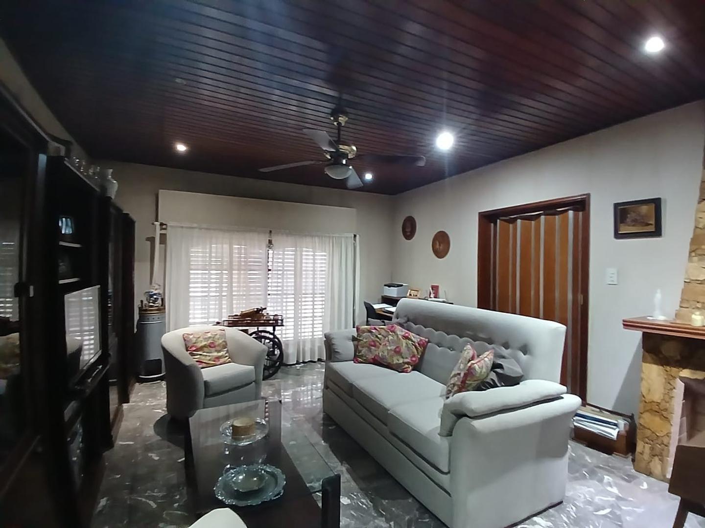Foto de Casa 4 Ambientes con patio y terraza., imagen 2