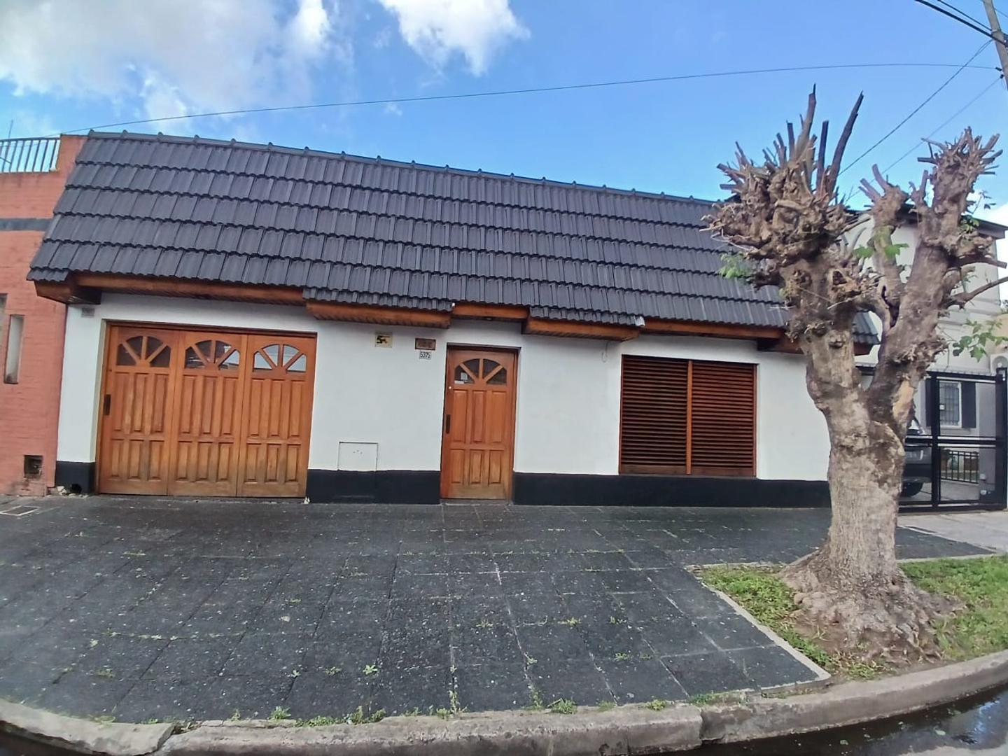 Foto de Casa 4 Ambientes con patio y terraza., imagen 1