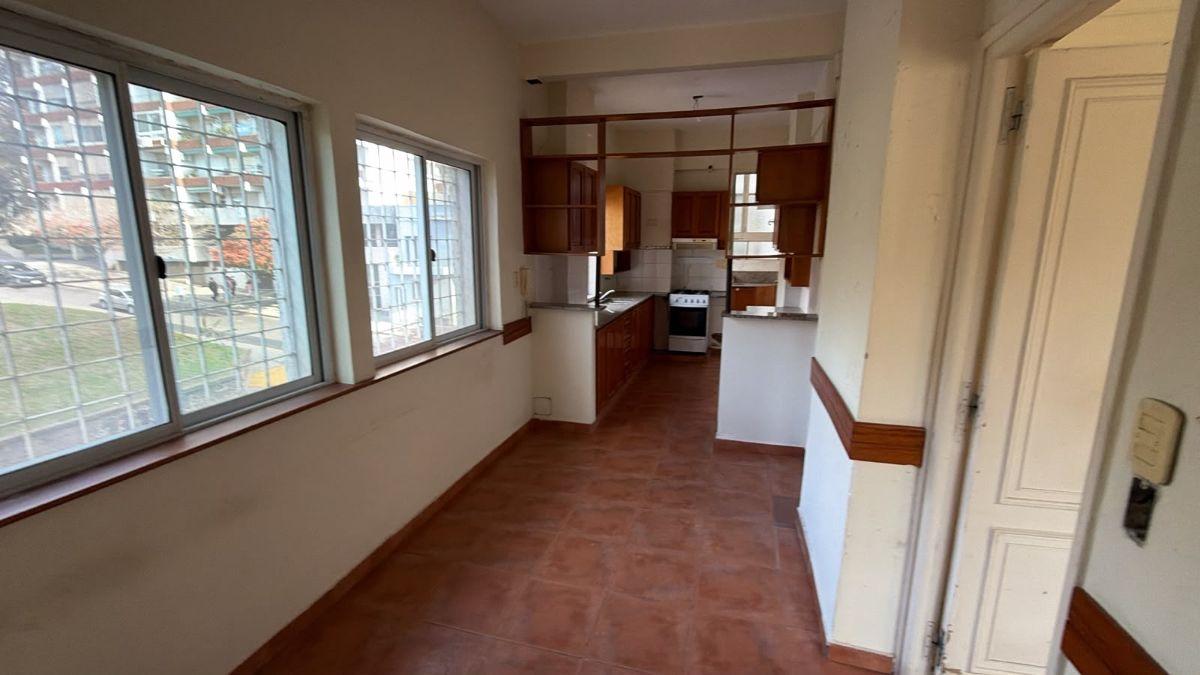Foto de Departamento Alquiler 220 mts Piso Exclusivo Frente Plaza, imagen 2