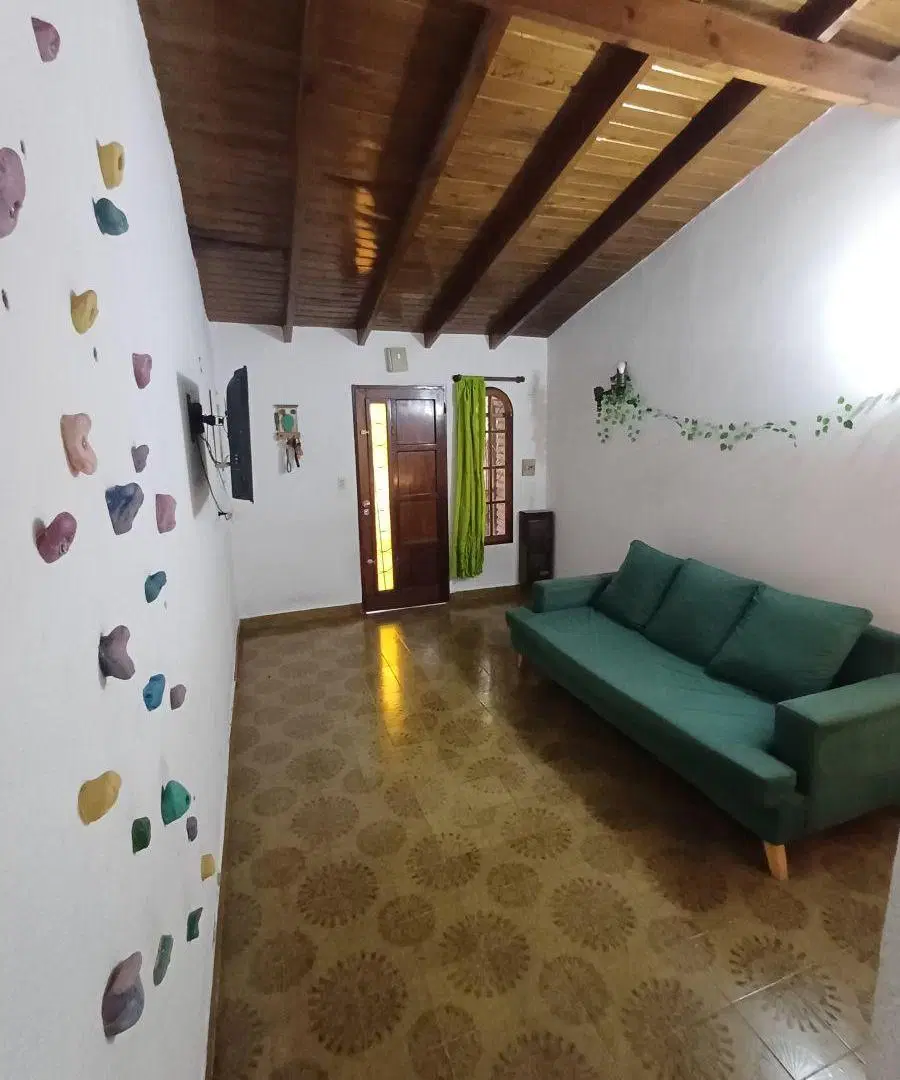 Oportunidad en B° Cúmelen | PH con 4 Dorm., a 20 cuadras de Av. Argentina 3