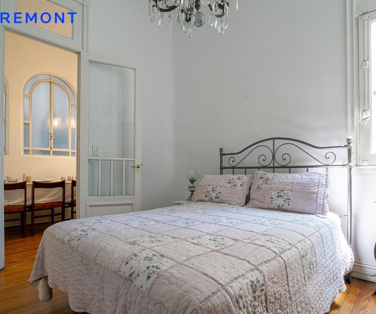 H. Yrigoyen 2500. Departamento 5 Ambientes en Venta. Balvanera 5