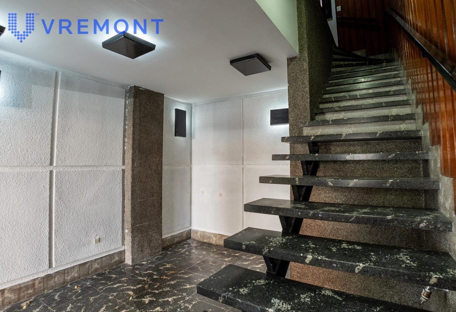 Av. Independencia 3200. PH en venta. Con cochera y terraza.