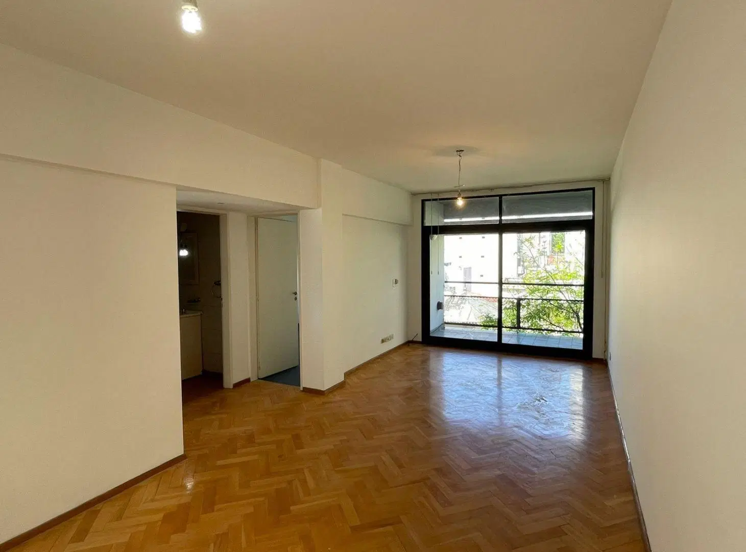 Departamento de dos ambientes con Balcón en alquiler. Balvanera. 2
