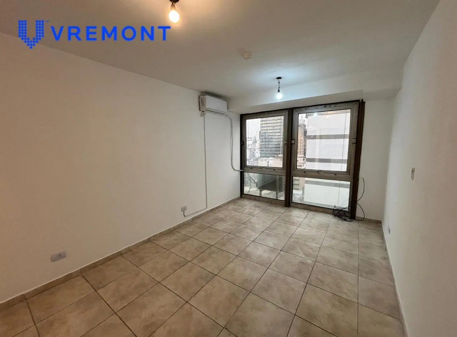 Oficina / Monoambiente Apto Vivienda en Venta 3