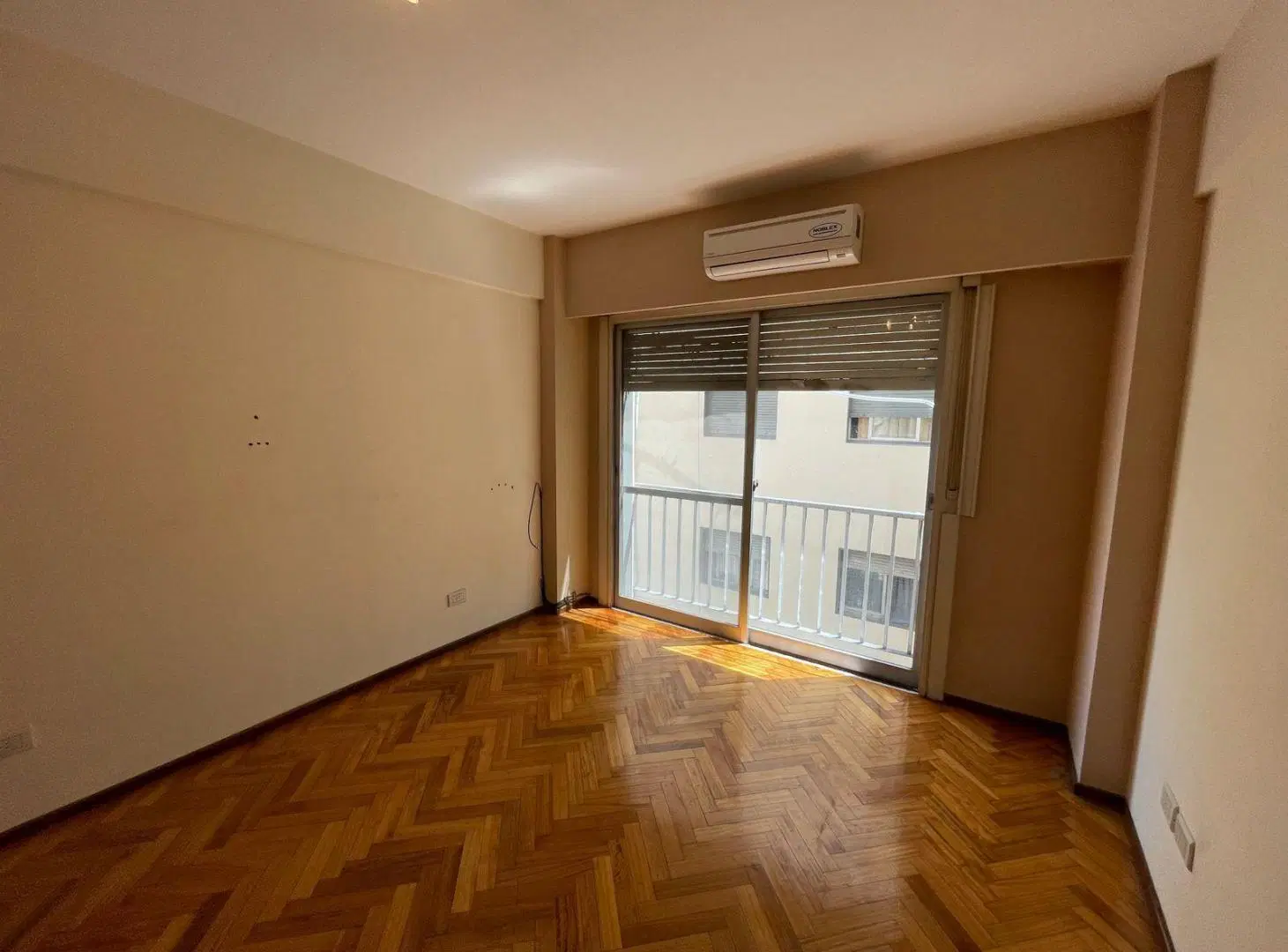 Av. Belgrano 2400. Departamento de 4 ambientes en alquiler. Balvanera. Con Cochera y baulera 1