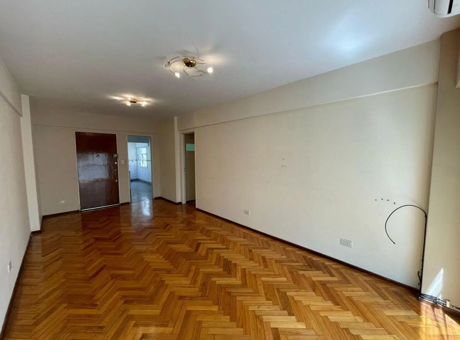 Av. Belgrano 2400. Departamento de 4 ambientes en alquiler. Balvanera. Con Cochera y baulera 8