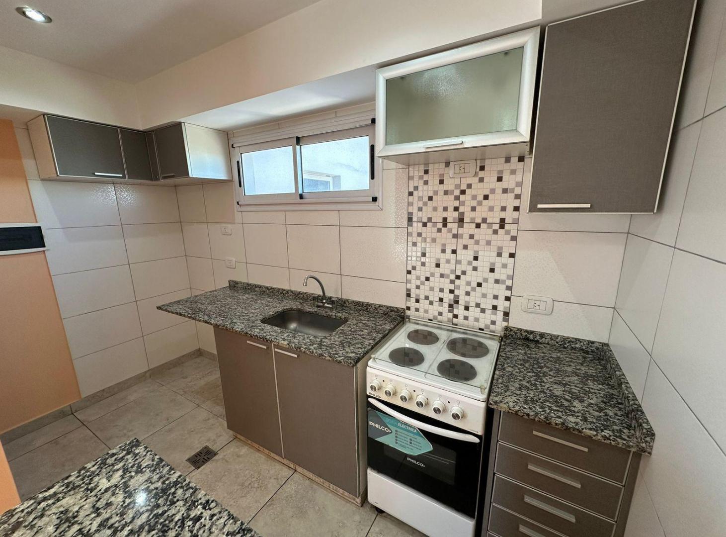 Foto de Departamento de 2 ambientes en alquiler con cochera - Remedios De, imagen 4