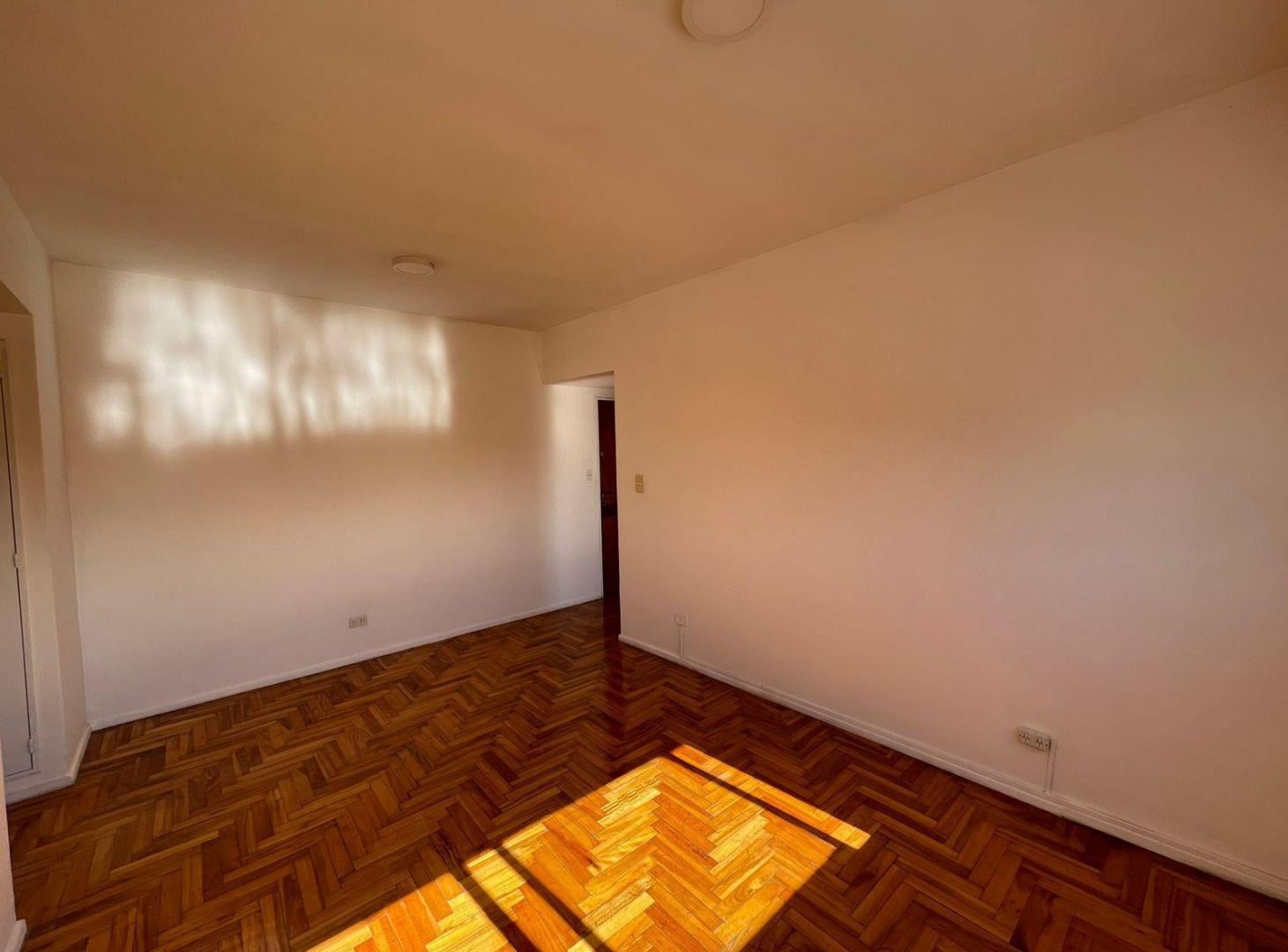 Foto de Av. Independencia 2100. Departamento de 2 ambientes en alquiler. San, imagen 4