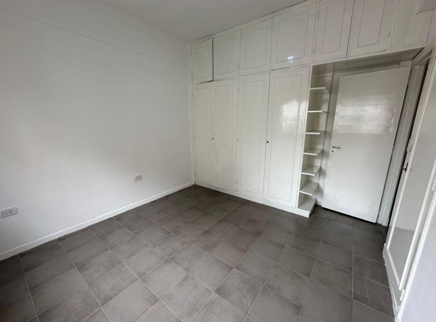 Foto de Uriburu 1600. Departamento de 2 ambientes en alquiler. Con balcón, imagen 5