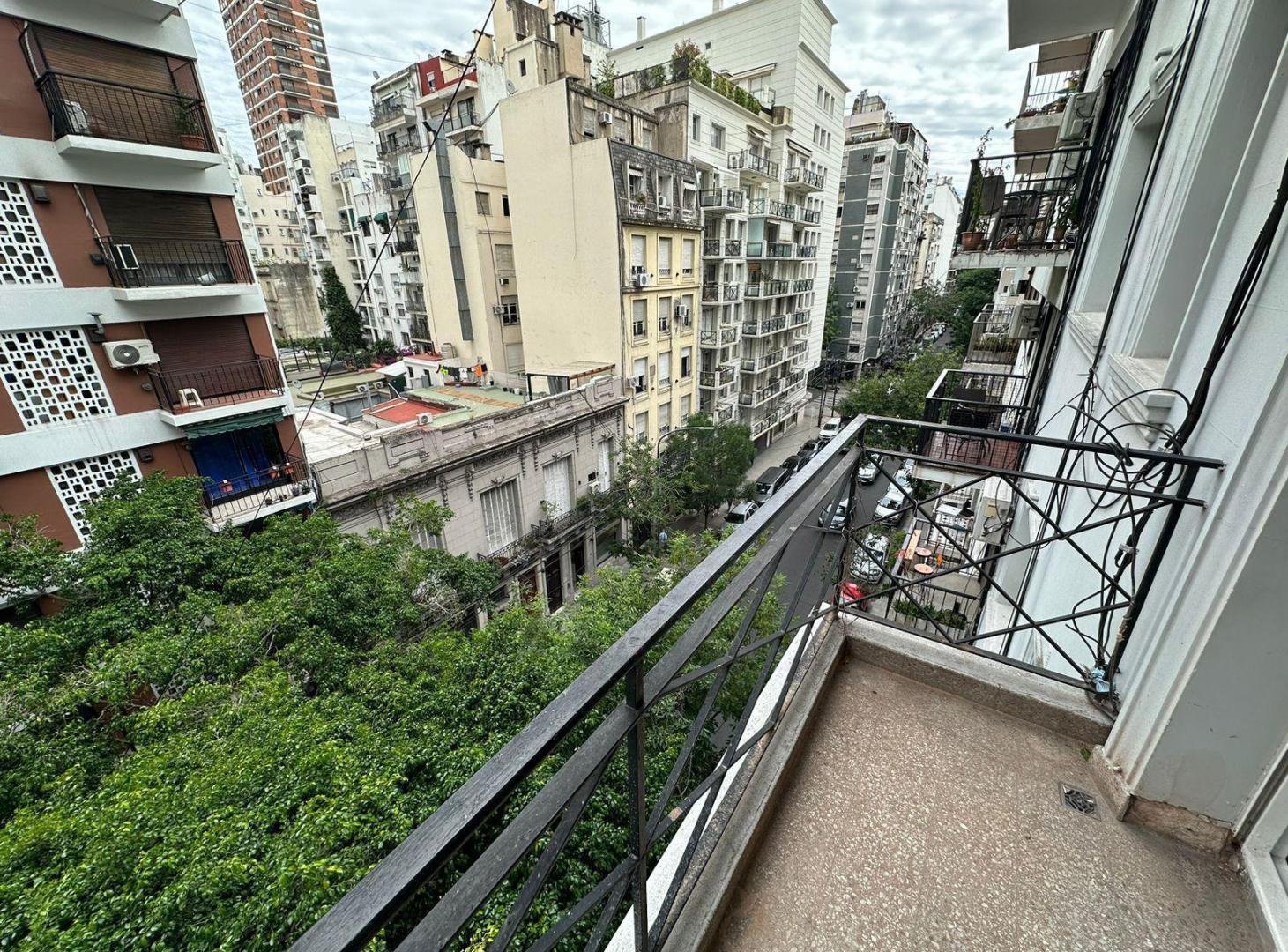 Foto de Uriburu 1600. Departamento de 2 ambientes en alquiler. Con balcón, imagen 5