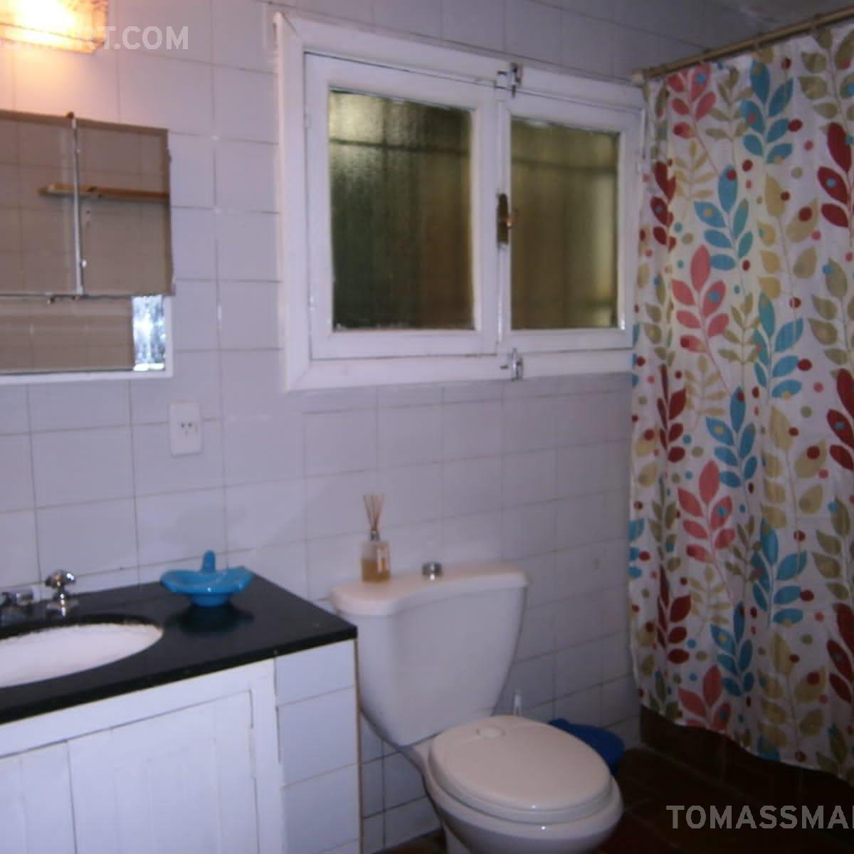 Casa en Venta, a 1 Cuadra de Pioneros 5
