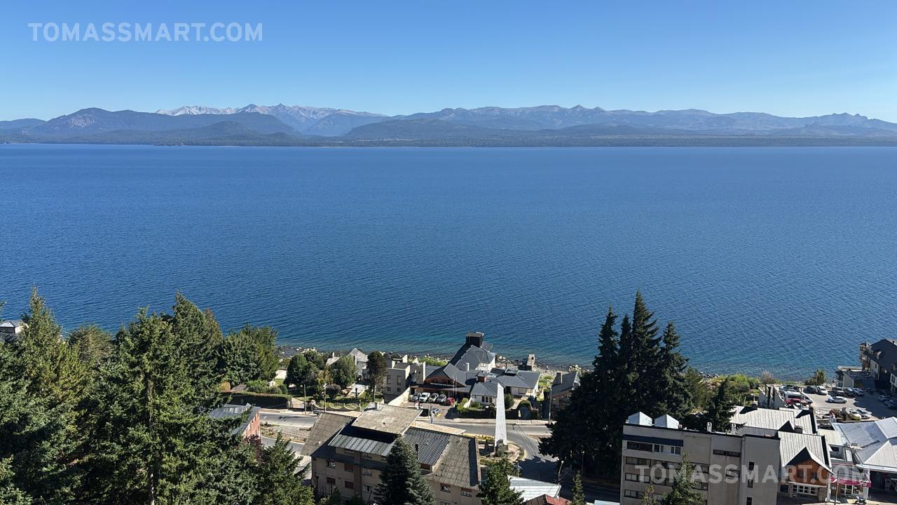 Departamento con 1 dormitorio y excelente vista al lago.