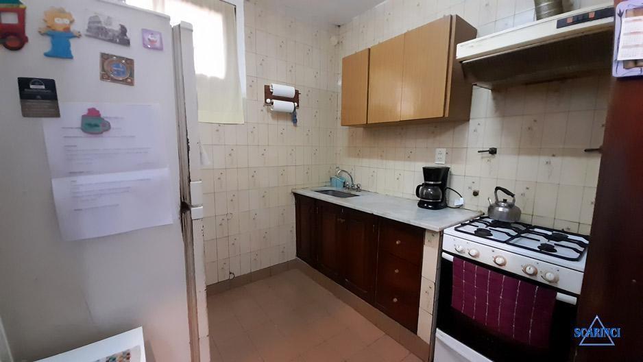 Venta Casa sobre lote propio con terraza - Caseros -