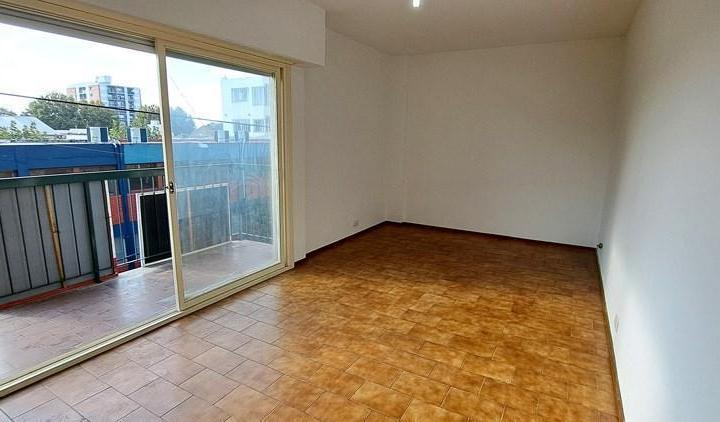 Foto de Venta Departamento de 3 amb. con balcón al frente Stos Lugares., imagen 2