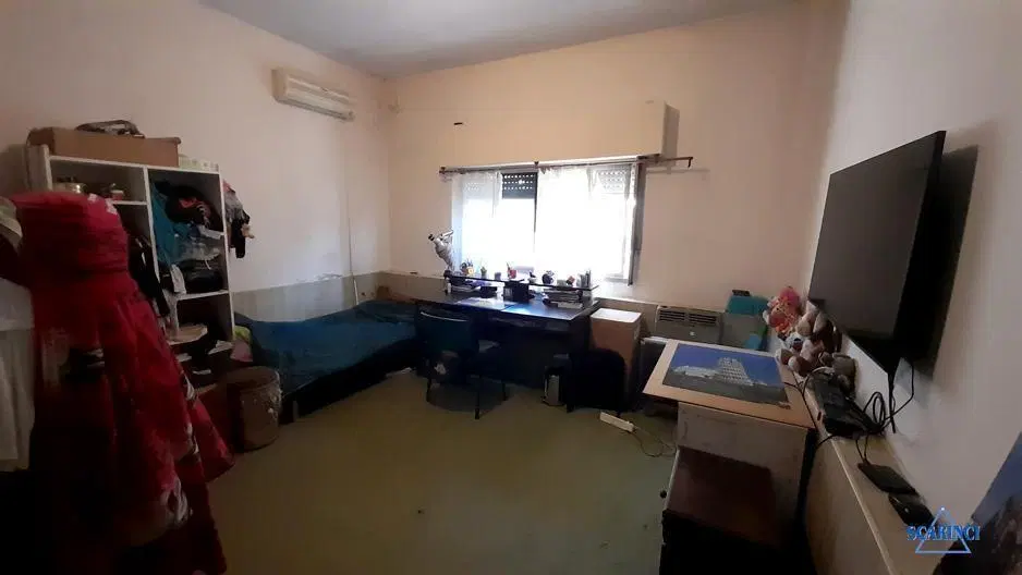 Casa en venta sobre lote propio - 2 viviendas - Santos Lugares. 1