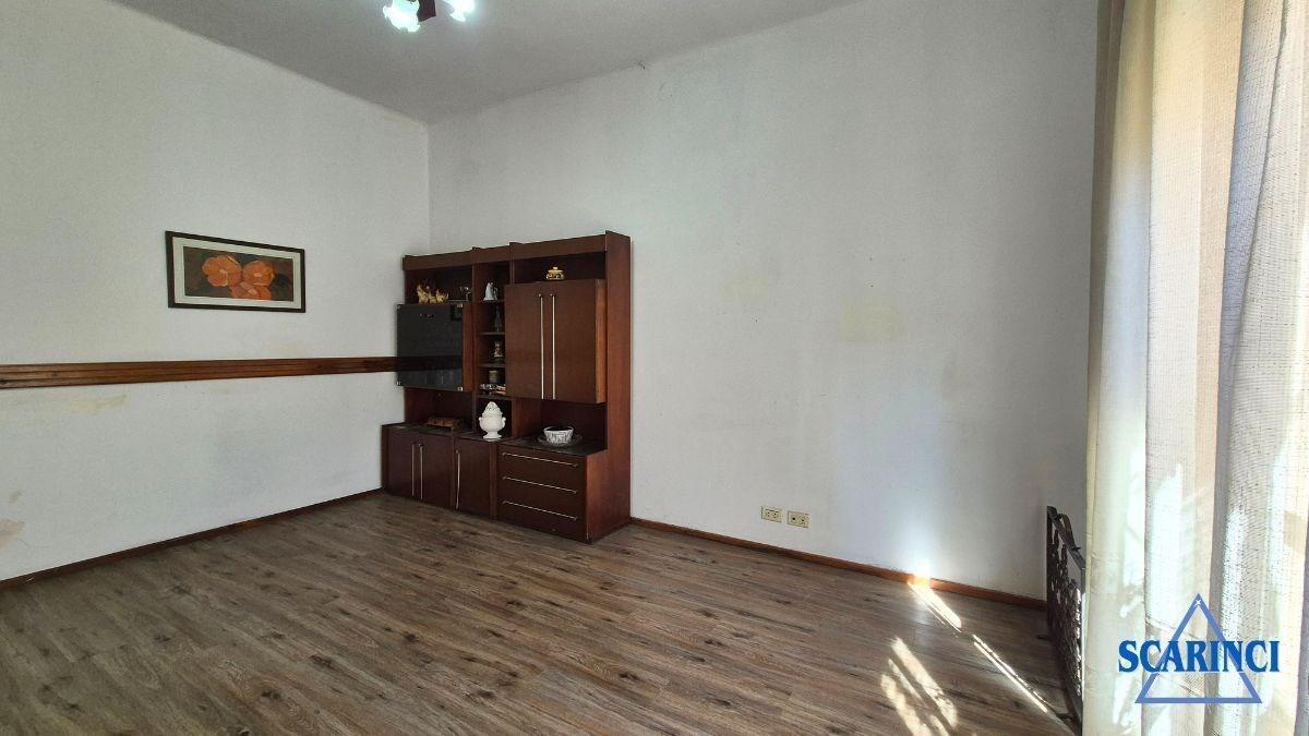 Foto de Departamento PH de 3 ambientes con patio y cochera en Alquiler en Villa, imagen 4