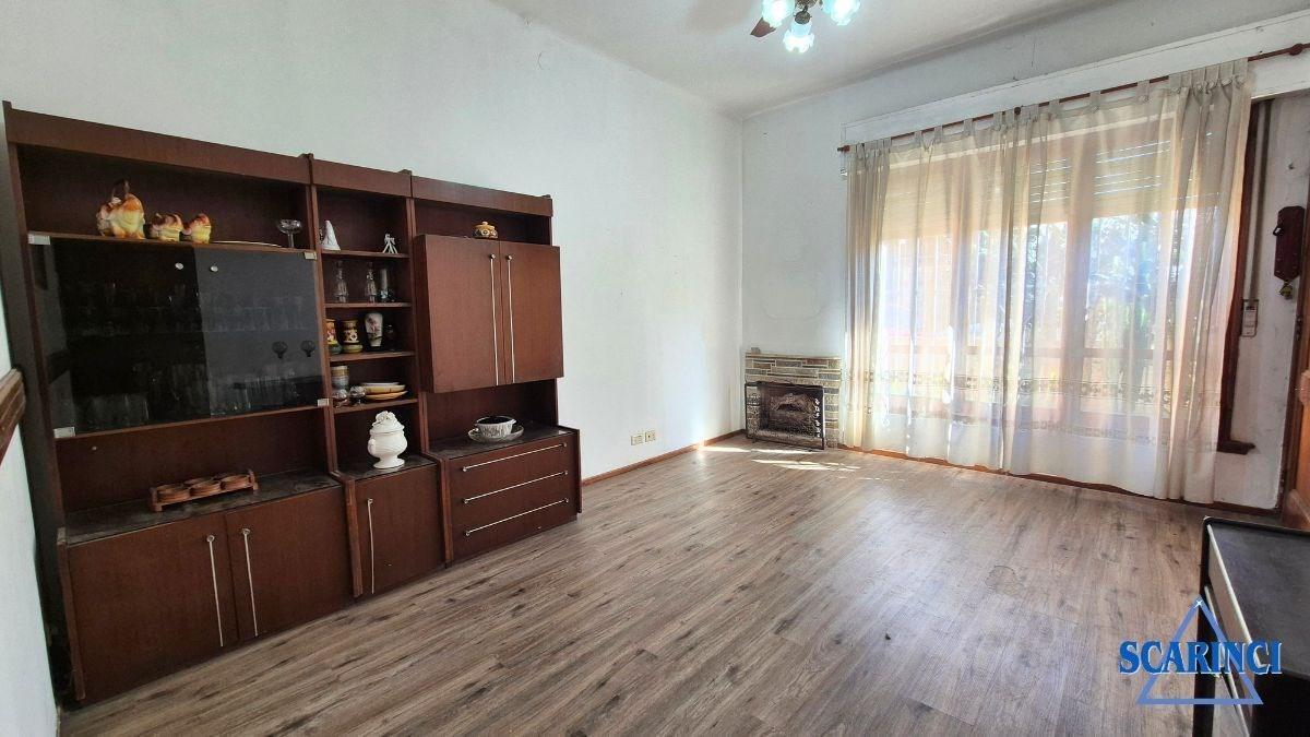 Foto de Departamento PH de 3 ambientes con patio y cochera en Alquiler en Villa, imagen 3