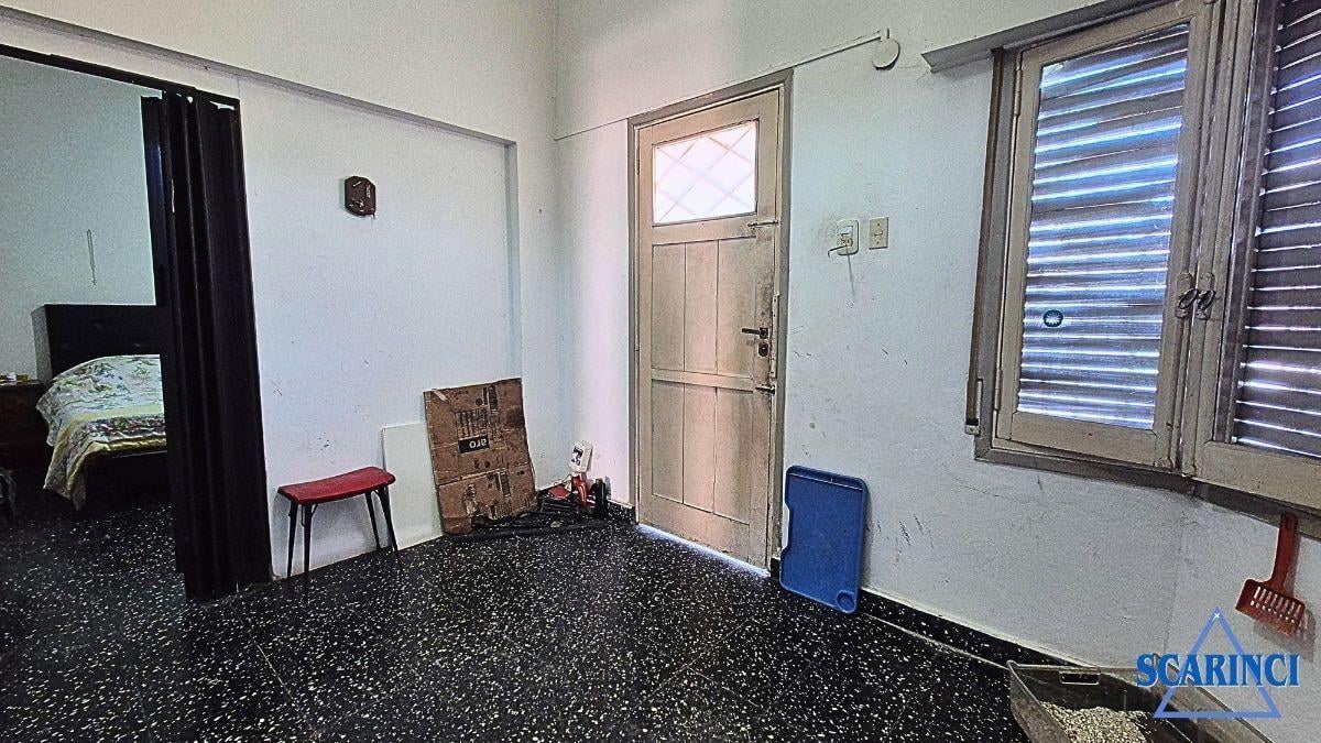 Foto de PH 3 ambientes con patio en Venta en Caseros, Tres de Febrero, G.B.A, imagen 2