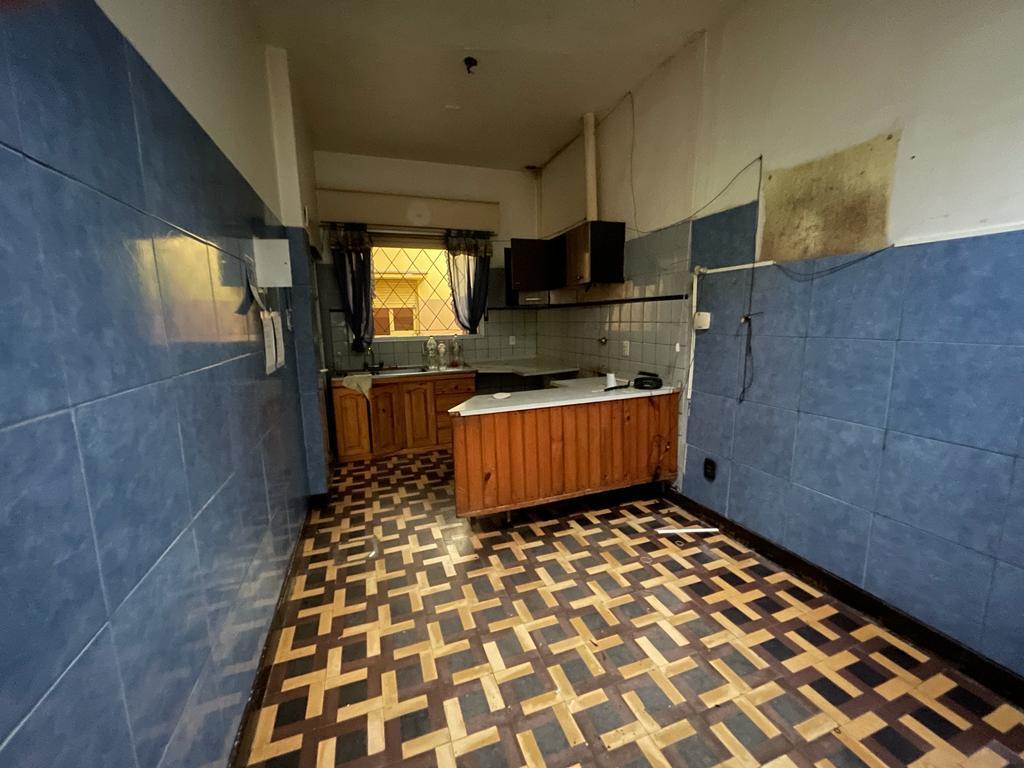 Foto de CHALET 4 AMBIENTES CON GARAGE PASANTE Y FONDO LIBRE EN SAN JUSTO, imagen 4