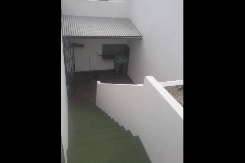 CASA 4 AMBIENTES CON GALPON EN SAN JUSTO