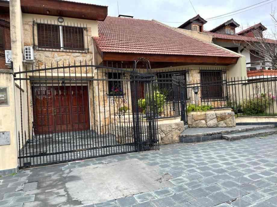Casa en Venta en Villa Luzuriaga