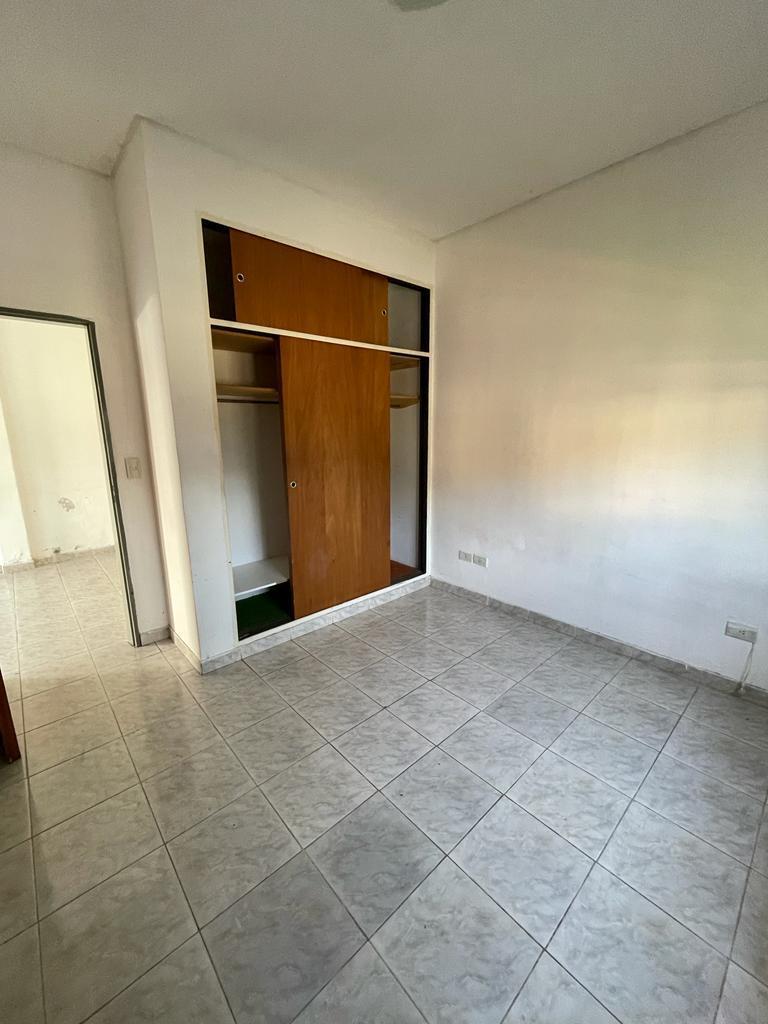 Foto de DEPARTAMENTO 2 AMBIENTES EN P.BAJA AL FRENTE CON PATIO (ENTRADA, imagen 3