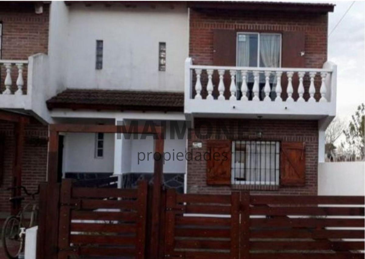 DUPLEX 3 AMBIENTES AL FRENTE CON COCHERA DESCUBIERTA