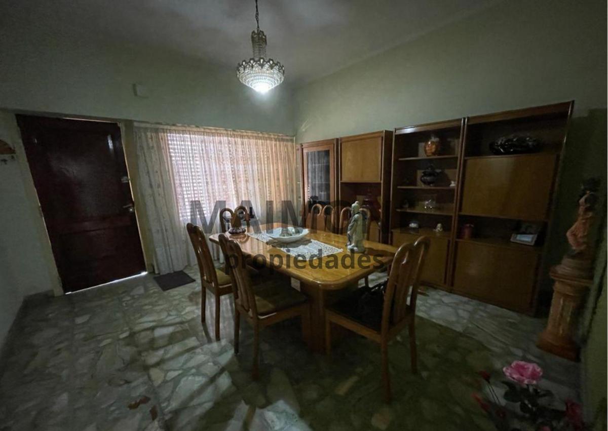 Foto de CASA 3 AMB. CON GARAGE PARA 2 AUTOS EN LOMAS DEL MIRADOR, imagen 2