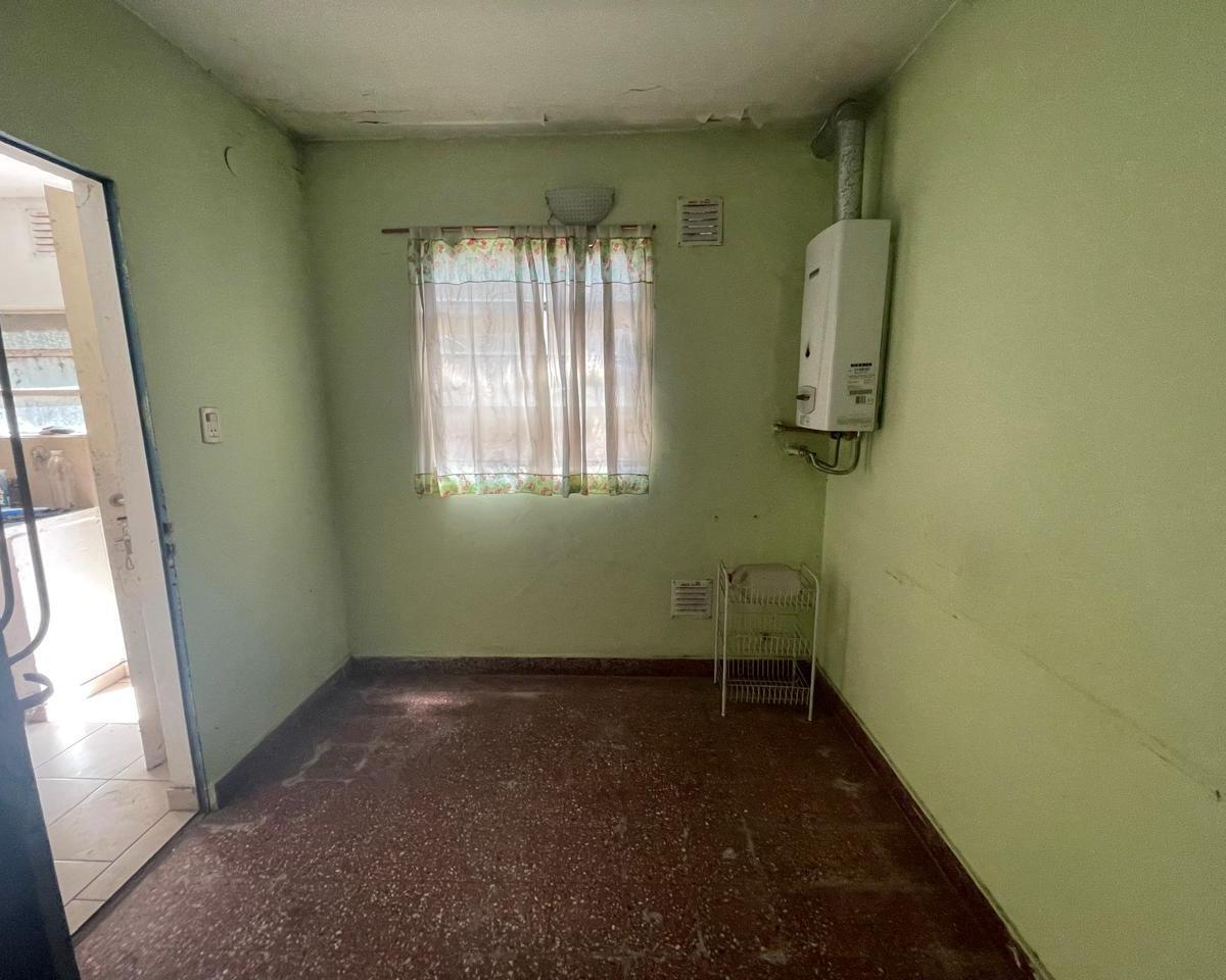 "EXCELENTE UBICACION" LOTE 324,90 M2 A METROS DE AMERICA EN VILLA LUZURIAGA