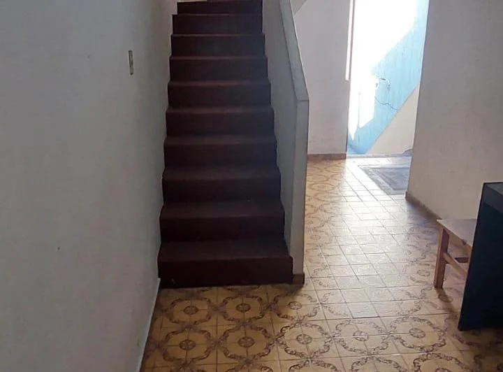 DEPARTAMENTO 3 AMB. EN 1º PISO CON COCHERA EN LOMAS DEL MIRADOR.- 2
