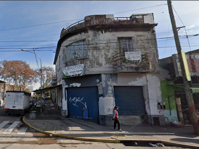 Venta de Edificio en Esquina Ideal Inversor Valentin Alsina 2
