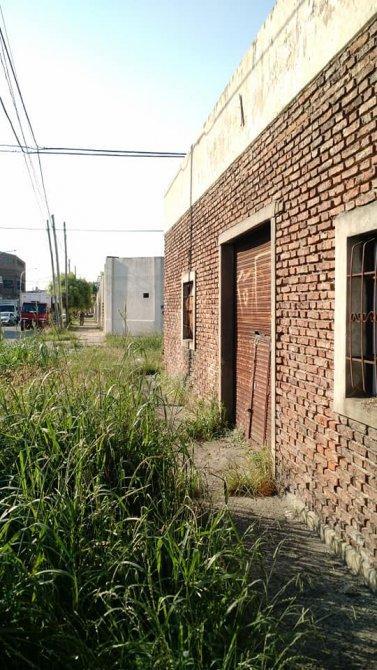 EXCELENTE LOTE EN ESQUINA 170 M2 APROVECHABLES MUY BUENA UBICACION!