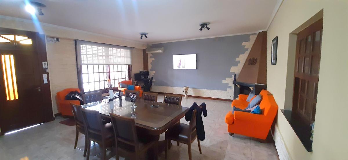Chalet de 6 Amb Amplios en 2 Plantas con Cochera y Amplio Patio Apta Credito! 5