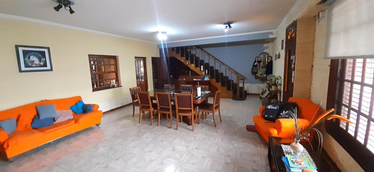 Chalet de 6 Amb Amplios en 2 Plantas con Cochera y Amplio Patio Apta Credito! 5
