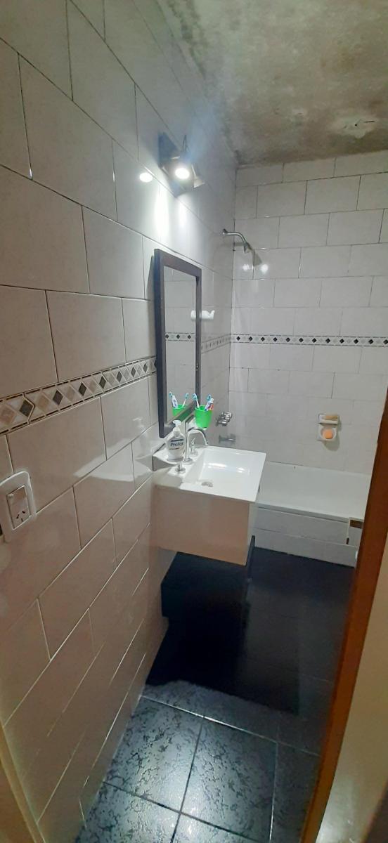 Foto de HERMOSO DEPTO DE 4 AMB AMPLIOS CON BALCON AL CTFTE. APTO CREDITO!, imagen 3