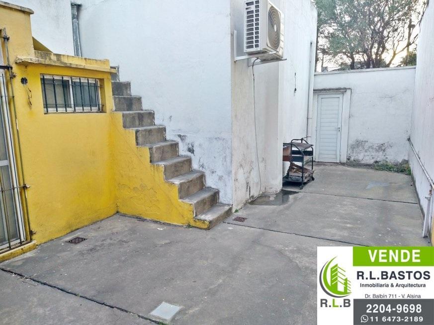 Venta de Casa Tipo Loft con Doble Cochera y Terraza Valentin Alsina 3