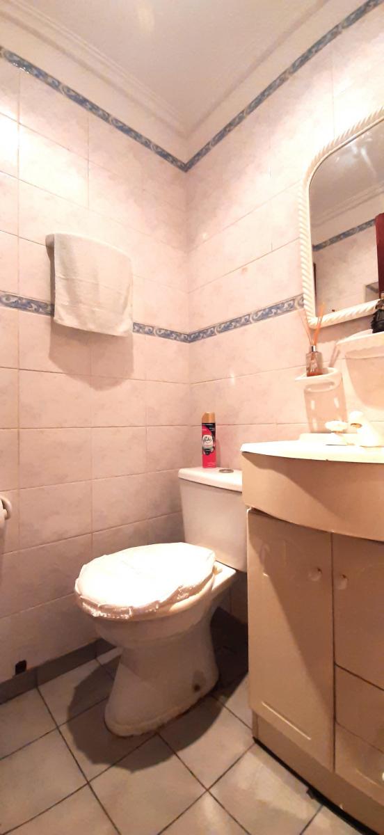 Venta de Hermoso Chalet de 4 Amb con Cochera Hermoso Jardin y Terraza. 3