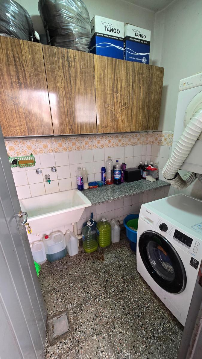 Chalet Clasico de 3 Amb con Cochera Terraza y Amplio Jardin. Lanus Oeste 5