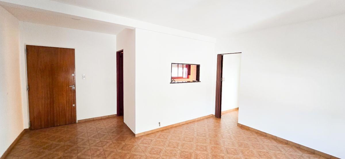 Foto de EXCELENTE DEPARTAMENTO DE 2 AMBIENTES AMPLIO, LUMINOSO Y LISTO PARA, imagen 3