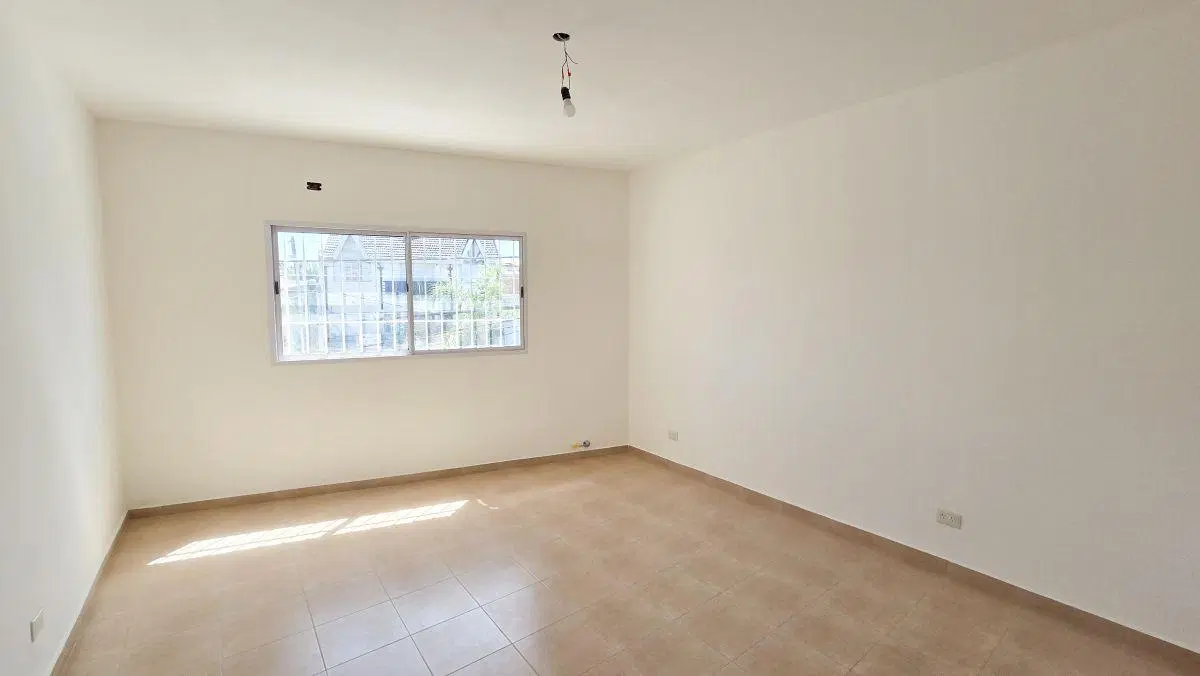 ALQUILER DE DEPARTAMENTO 3 AMBIENTES CON BALCÓN AL FRENTE Y GRAN TERRAZA EN AVELLANEDA 4