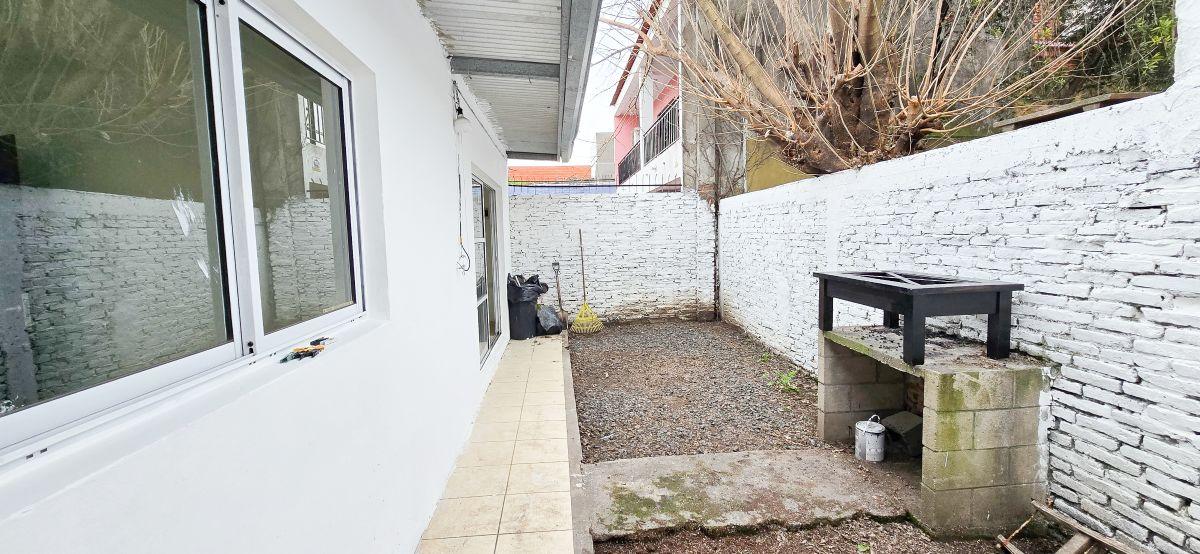 Foto de PH 3 AMBIENTES EN ALQUILER CON PATIO – VALENTÍN ALSINA, imagen 2