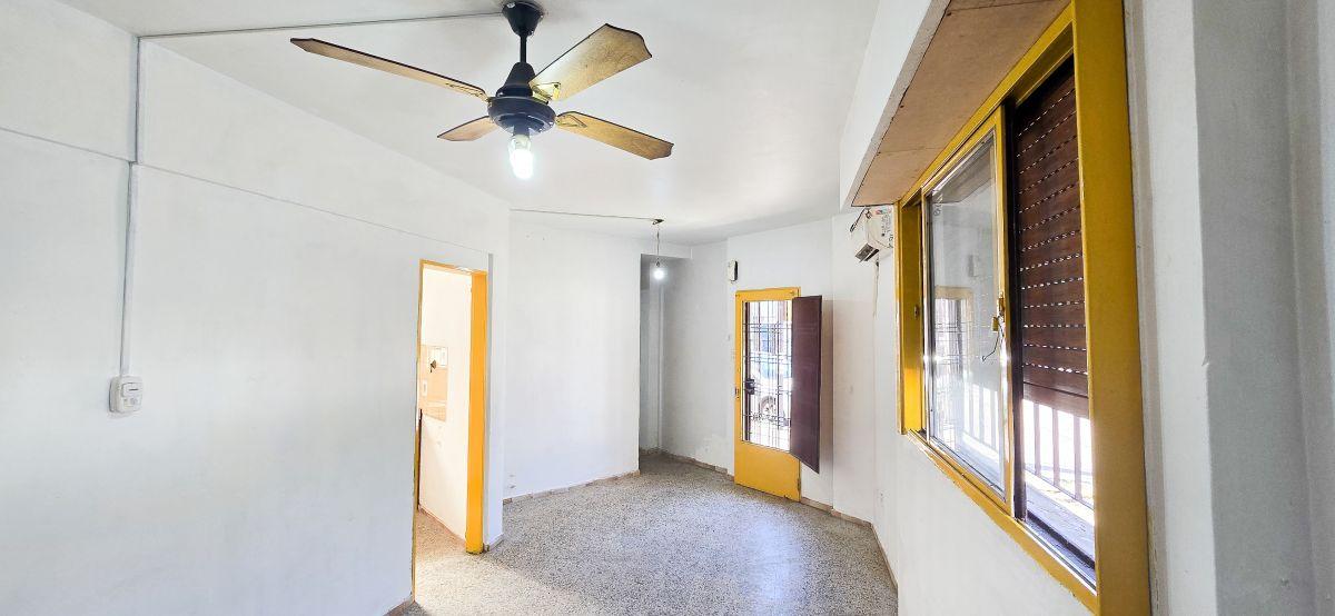 Foto de DEPARTAMENTO 2 AMBIENTES EN PLANTA BAJA CON PATIO – VALENTÍN ALSINA, imagen 2