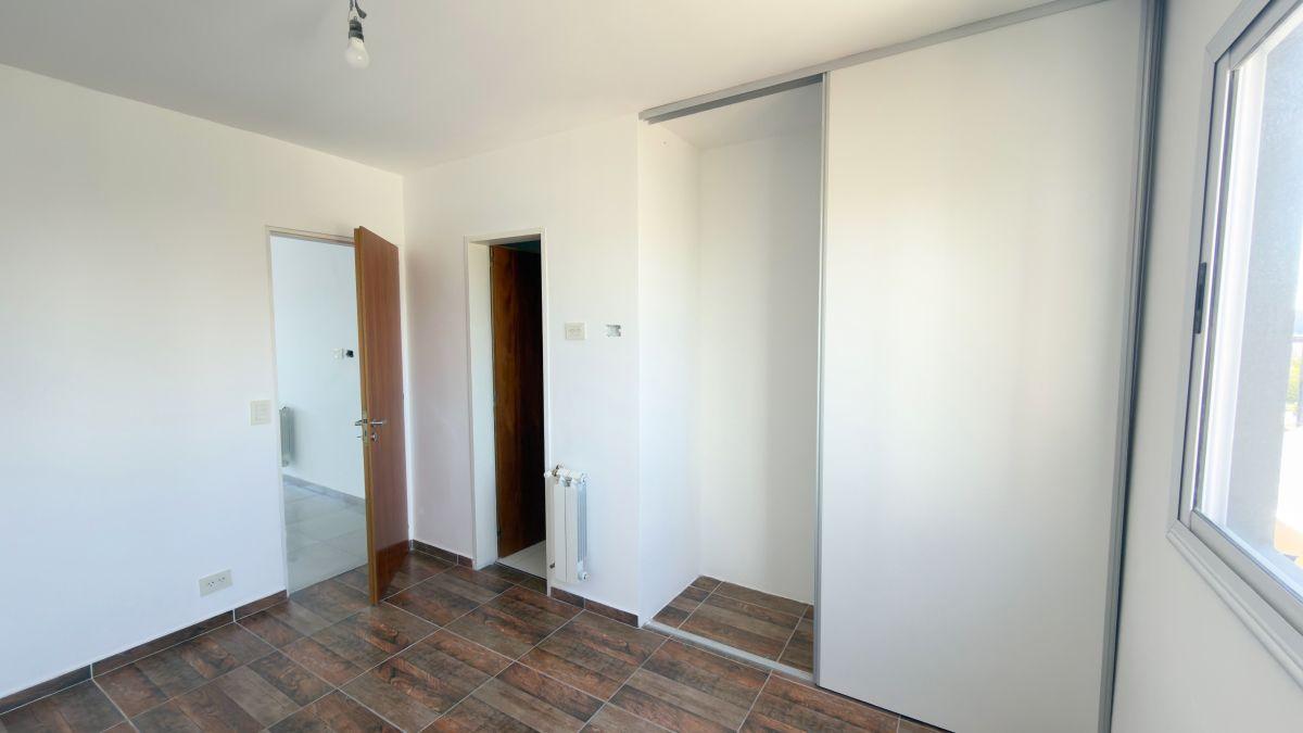 Foto de PISO COMPLETO A ESTRENAR CON GRAN BALCÓN” VALENTIN ALSINA, imagen 1
