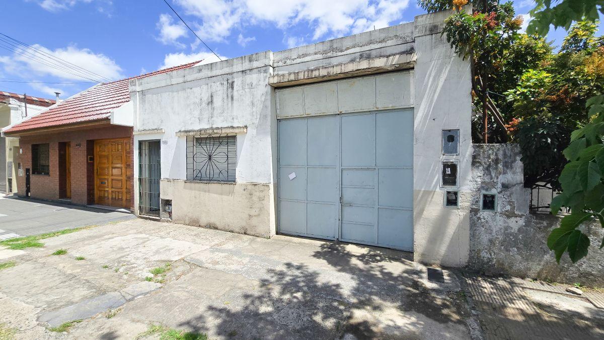 Foto de VENTA DE PROPIEDAD A RECICLAR O DEMOLER EXCELENTE LOTE IDEAL INVERSOR!, imagen 4